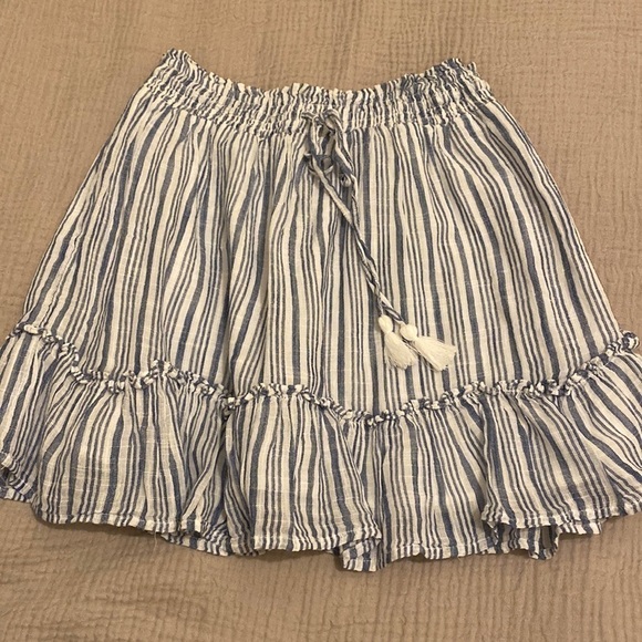 H&M white and blue stripped skirt. Size Xs. - Picture 4 of 10